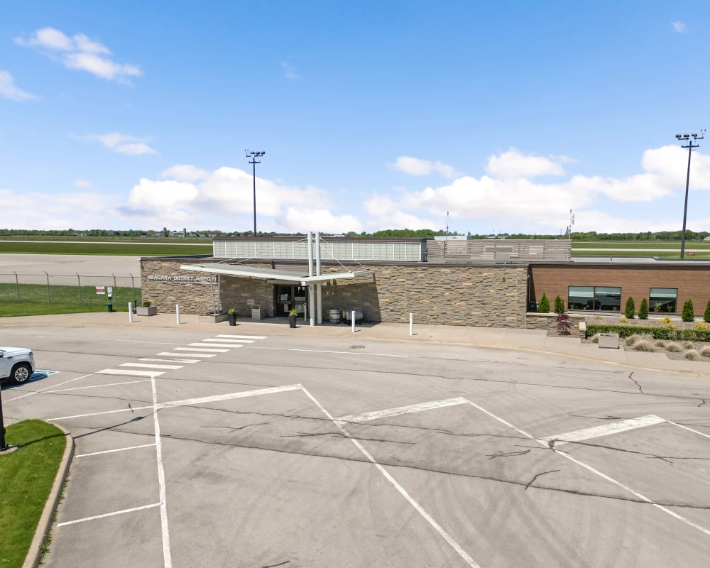 Niagara District Airport | Niagara 