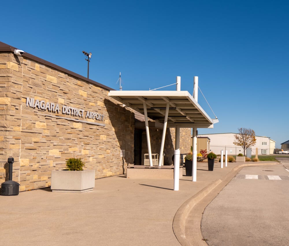Niagara District Airport | Niagara 